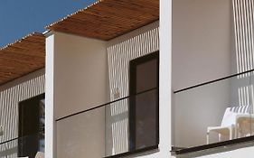 Noima Hotel & Suites
